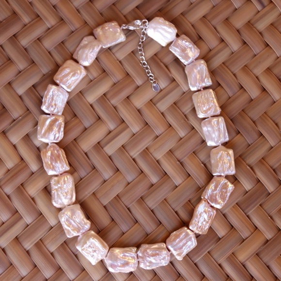 Pearl necklace with sterling clasp. great luster - Picture 1 of 7